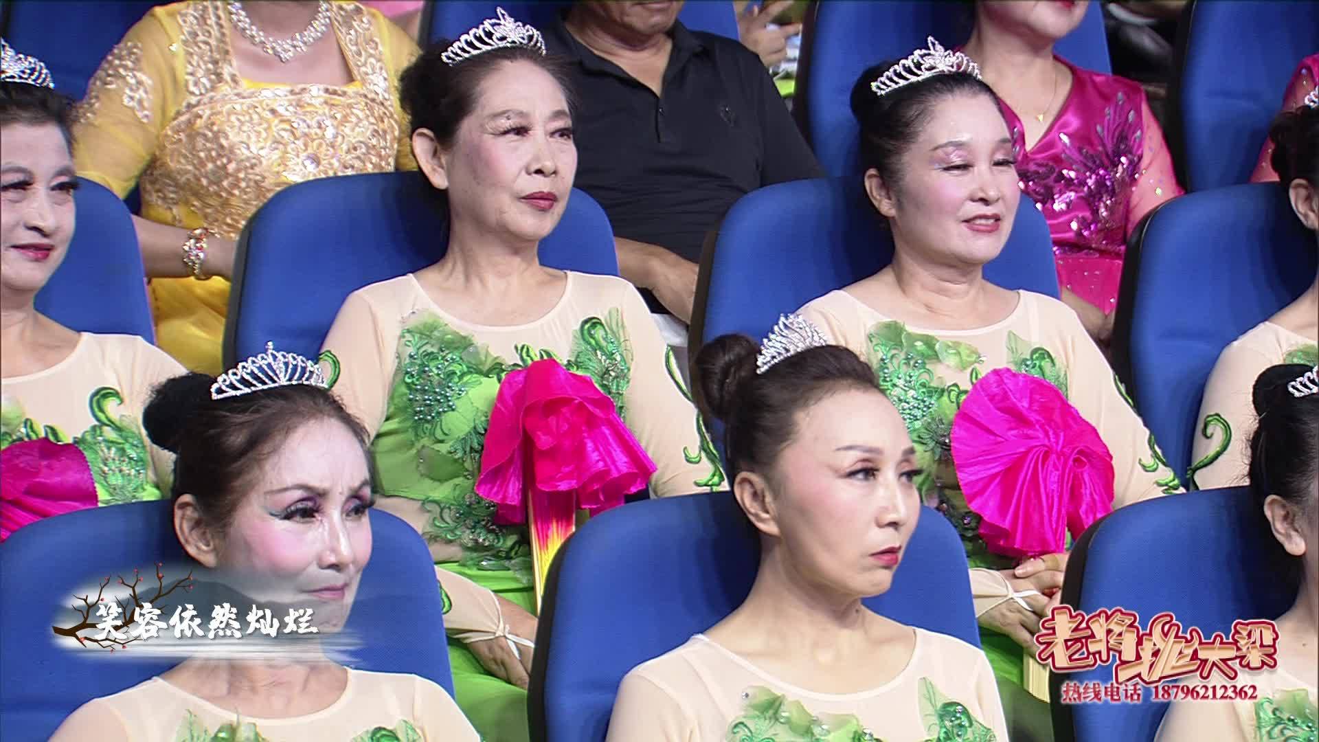 獨(dú)唱《笑容依然燦爛》