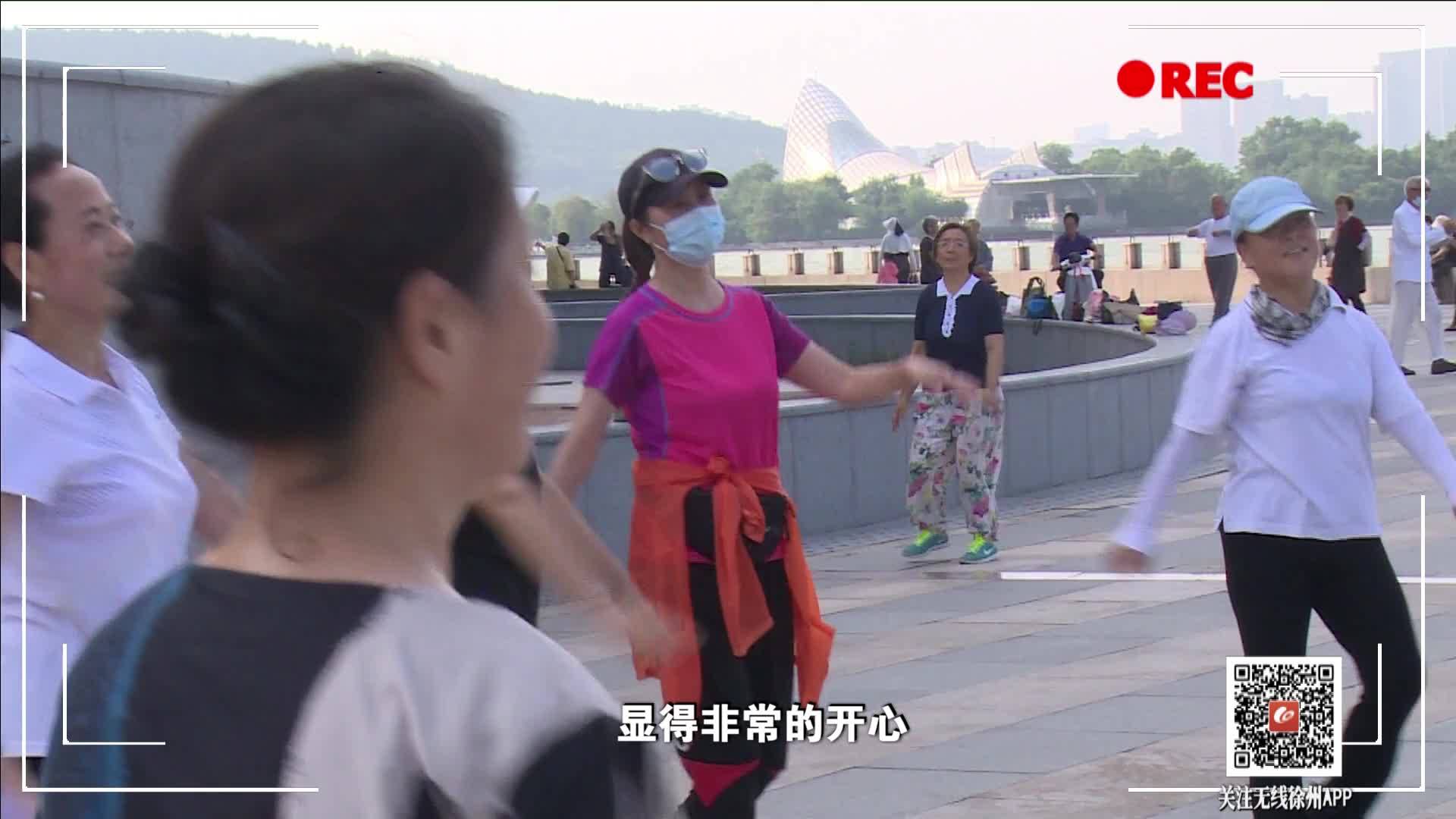 發(fā)自內(nèi)心跳支舞，點(diǎn)贊新時(shí)代