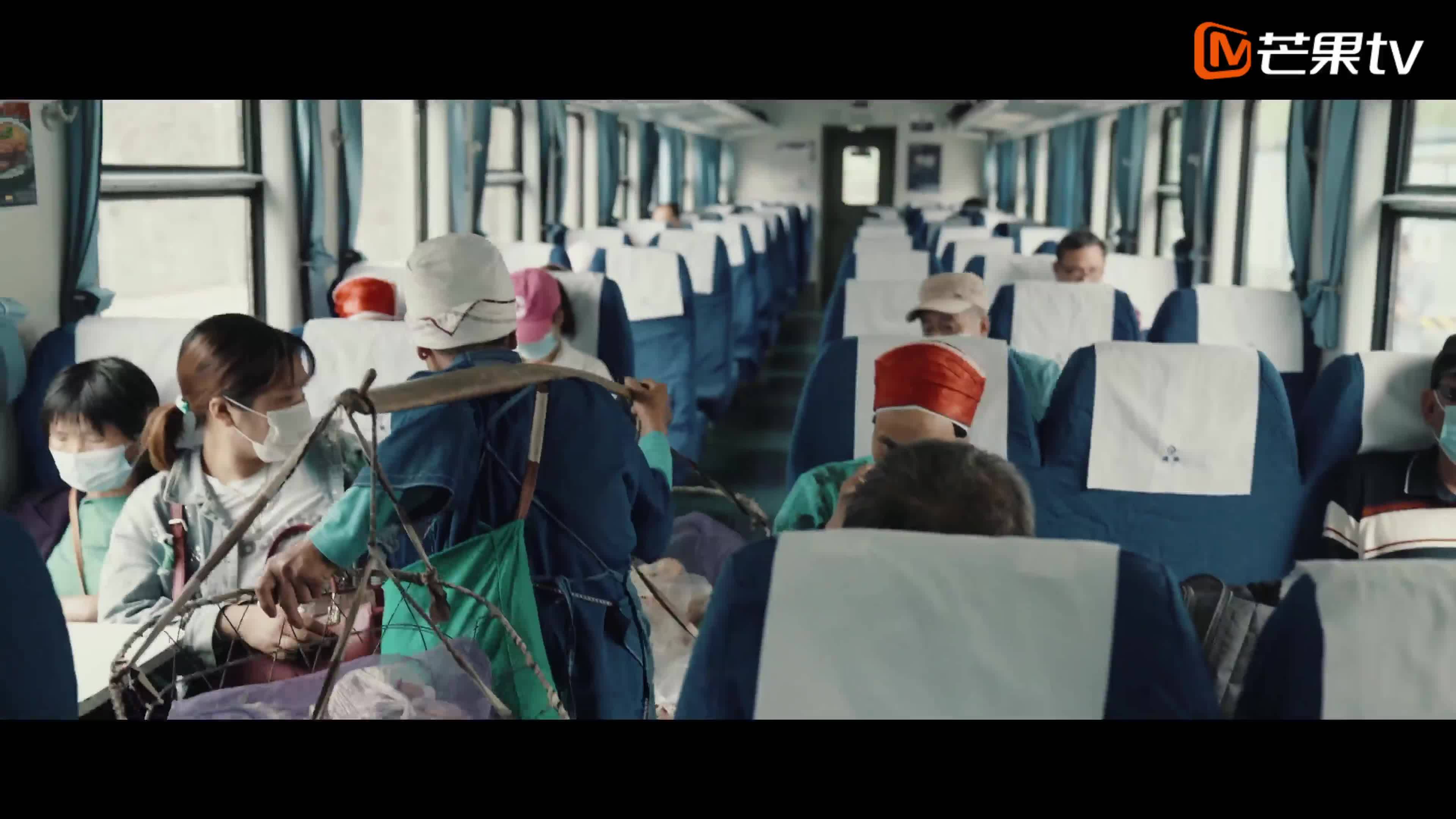 《這十年》微紀(jì)錄片 第8集《綠皮車上的&ldquo;帶貨車長&rdquo;》胡貴川