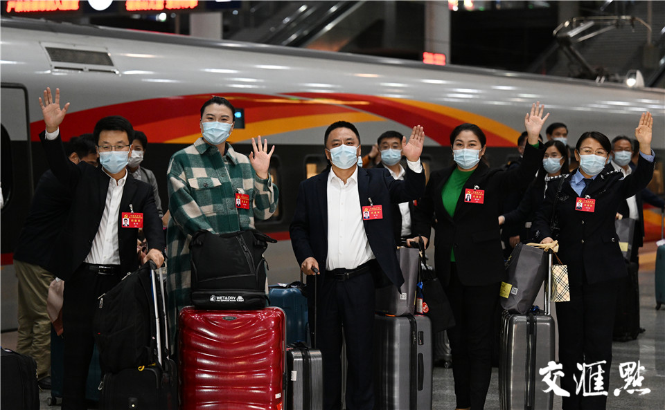 我省出席黨的二十大代表返回工作駐地 推動(dòng)黨的二十大精神在江蘇大地落地生根