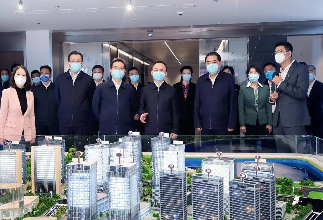 全市三季度重大產(chǎn)業(yè)項(xiàng)目觀摩暨經(jīng)濟(jì)運(yùn)行分析會(huì)舉行