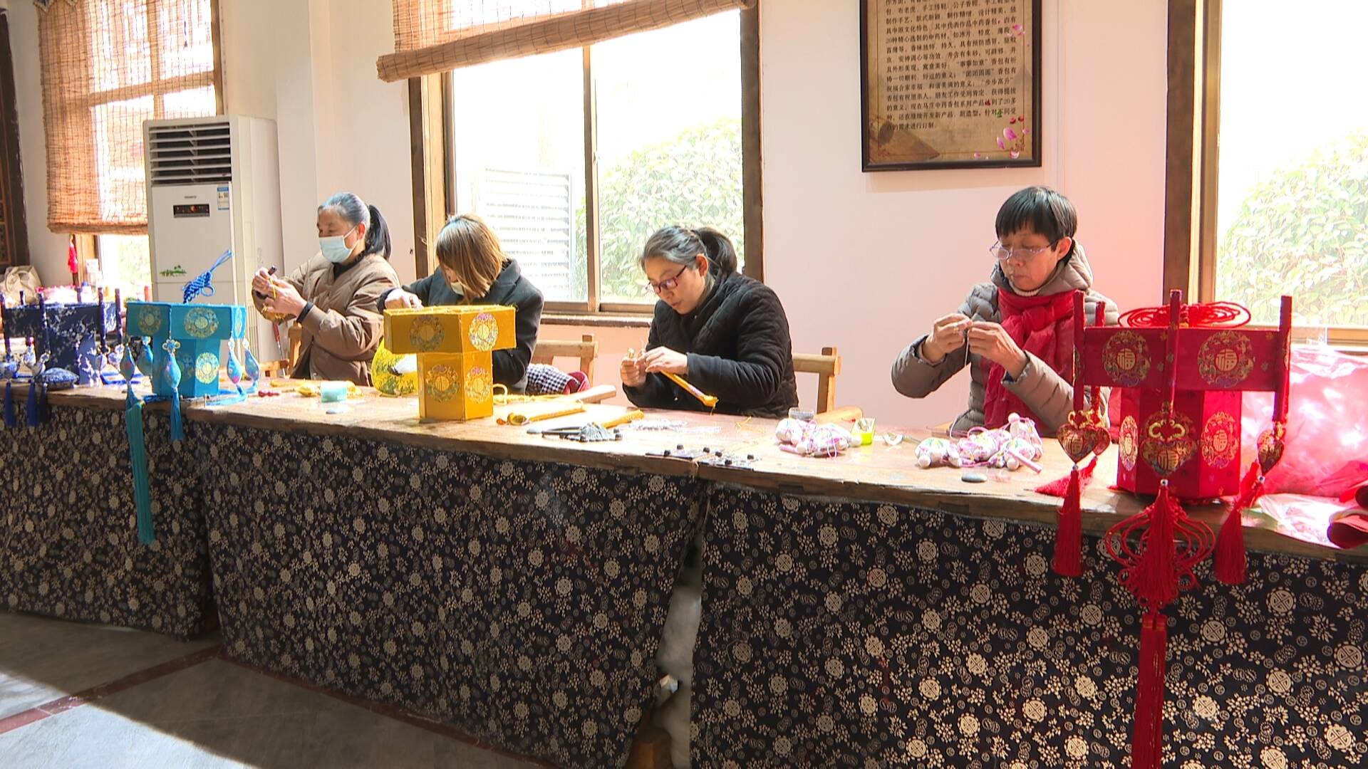 新年開新局&middot;江蘇徐州馬莊村：小小香包繡出富民&ldquo;大產(chǎn)業(yè)&rdquo;