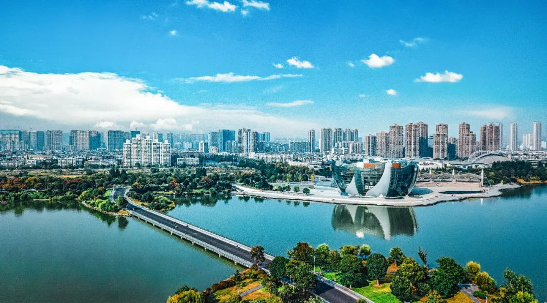 在家當(dāng)好東道主 出門做個(gè)文明客