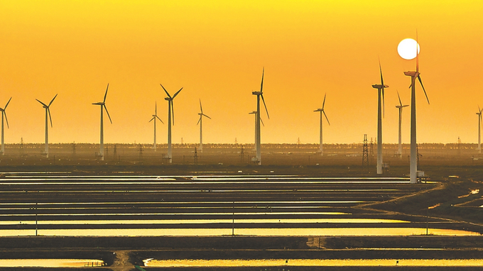 鹽城市大豐區(qū)沿海灘涂“風(fēng)補(bǔ)漁”產(chǎn)業(yè)示范基地。計(jì)海新 攝