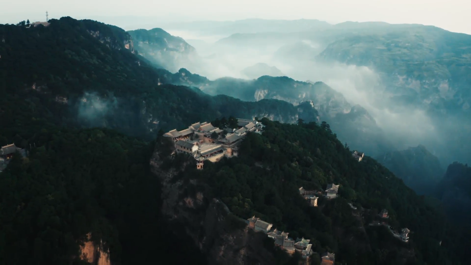 甘肅東部，藏著一個(gè)&ldquo;仙俠世界&rdquo; 飛越甘肅平?jīng)銎?
                            />
                          </a>
                        </div>
                                                <div   id=