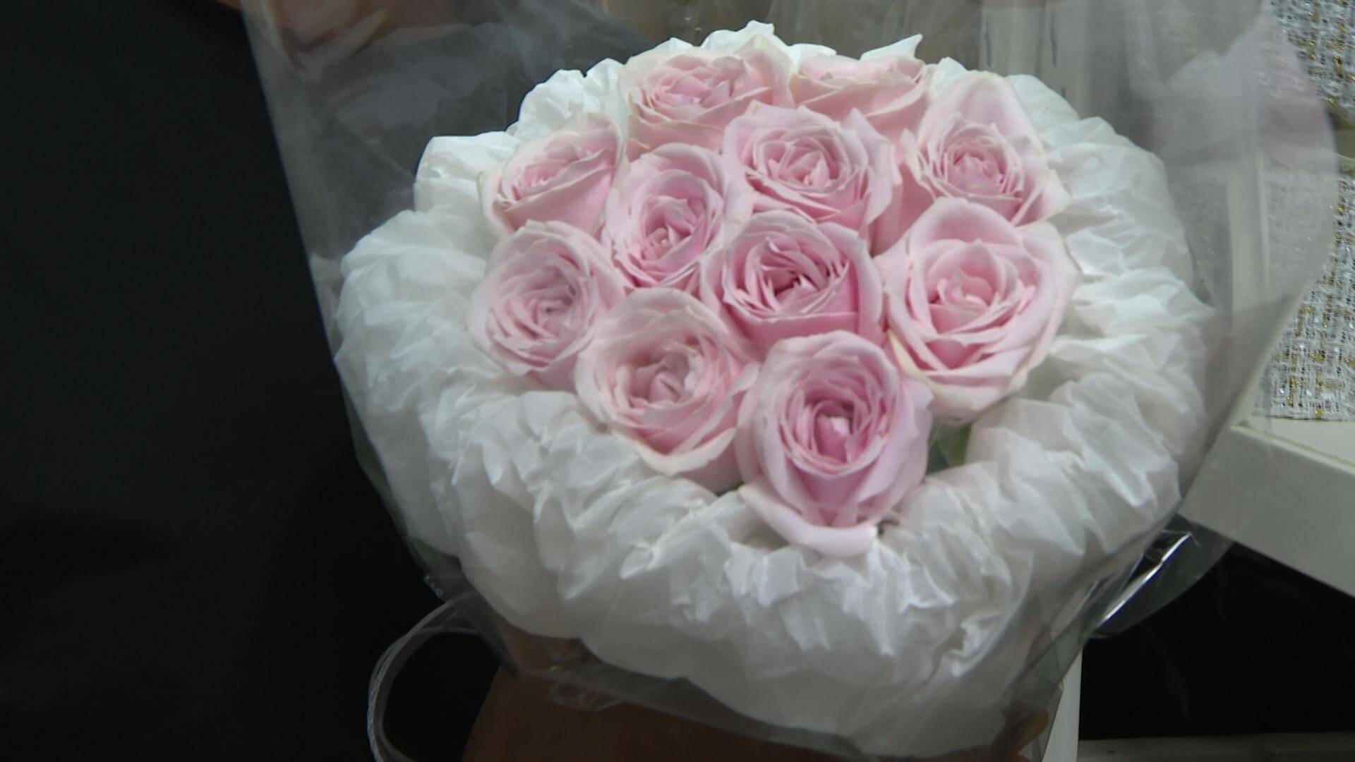 七夕&ldquo;浪漫經(jīng)濟(jì)&rdquo;升溫：淺色系小束花成新寵 線(xiàn)上訂單是消費(fèi)主力