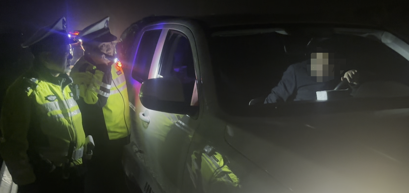 連續(xù)開車五小時 駕駛員竟將應急車道當&ldquo;床榻&rdquo;