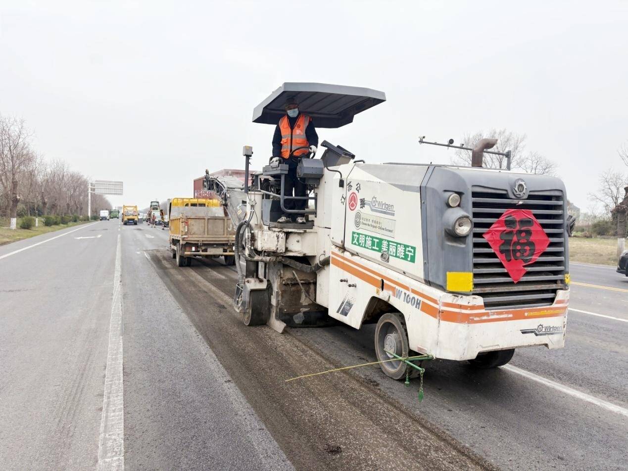 精修細(xì)養(yǎng)提質(zhì)效 徐州公路春季攻堅(jiān)保暢通