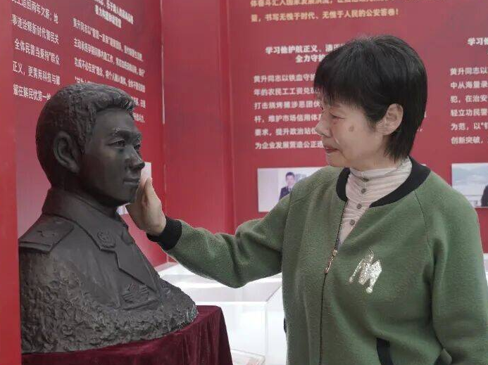 歡迎歸隊！  讓英雄精神在警營代代相傳