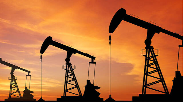 8個產(chǎn)油國決定自5月起將原油日產(chǎn)量上調(diào)20.6萬桶