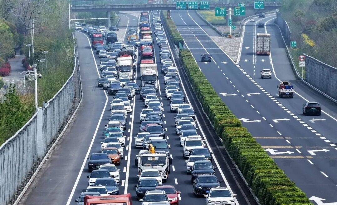 返程高峰來了，這些路段易擁堵！