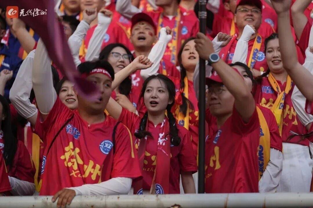 蘇超賽場徐州隊的&ldquo;第12人&rdquo;