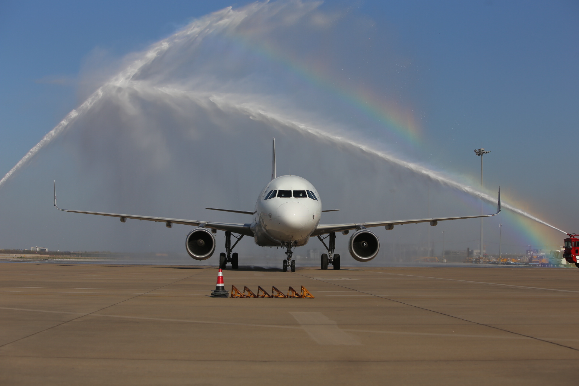 剛剛 英雄歸來！最高禮儀致敬！