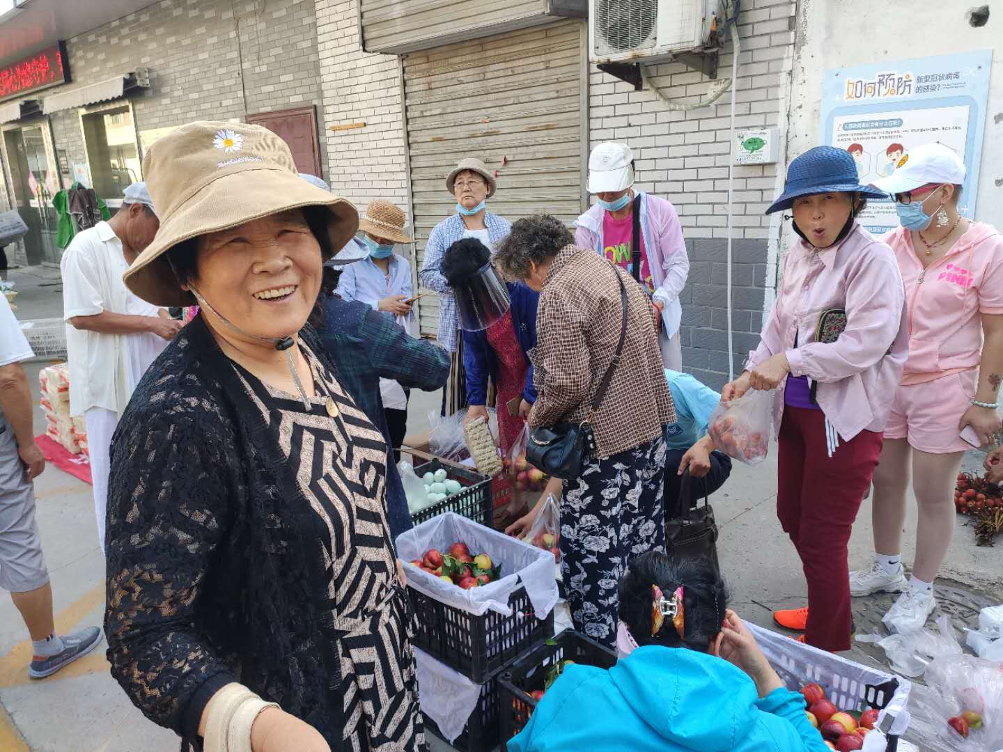 公益夜市：人氣滿滿愛心澎湃 價格不便透露你懂的~